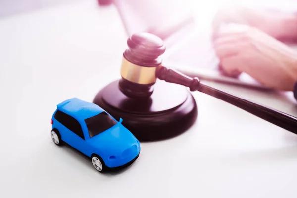 Exploring Settlement vs. Litigation for Car Accidents in Summerville